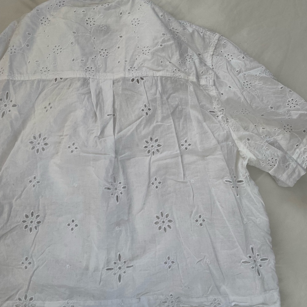 American Eagle Outfitters White Eyelet Blouse - Picture 4 of 4